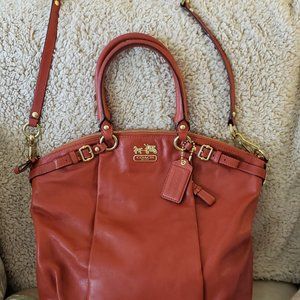 COACH BAG IN MINT CONDITION. I think its a Madison Lindsey.